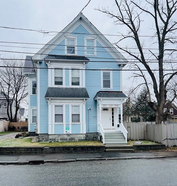 339 Lincoln St, Lowell, MA 01852