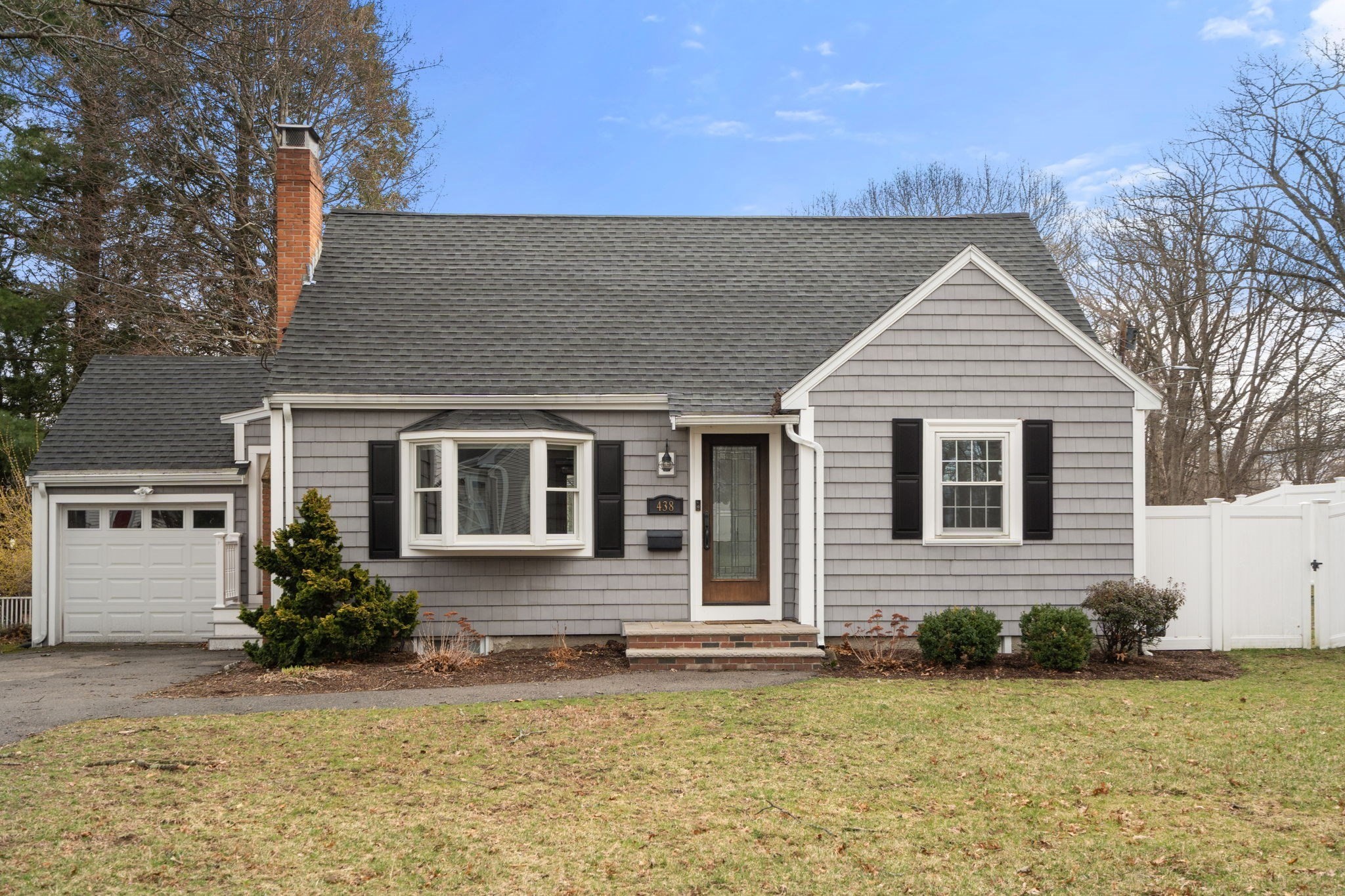 438 Mount Vernon St, Dedham, MA 02026