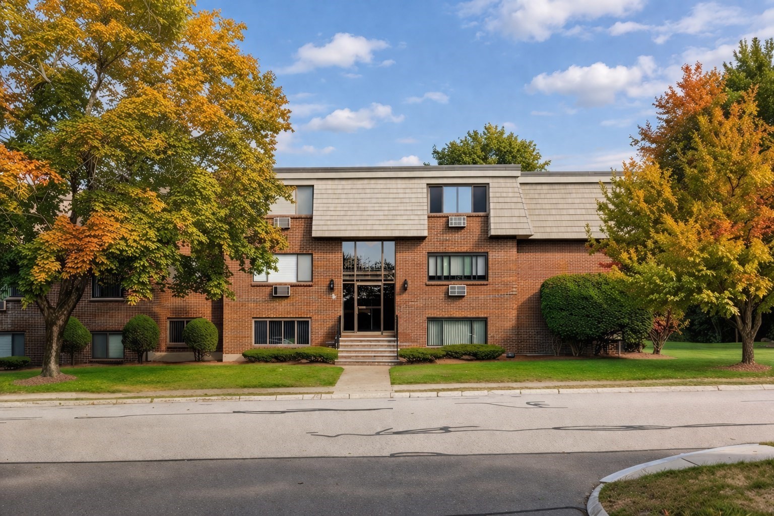 5 Hallmark Gardens Unit 1, Burlington, MA 01803