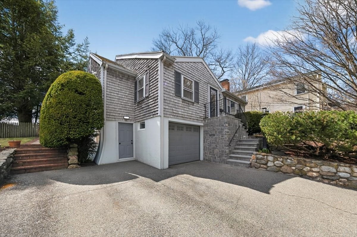 15 Norman St, Milton, MA 02186