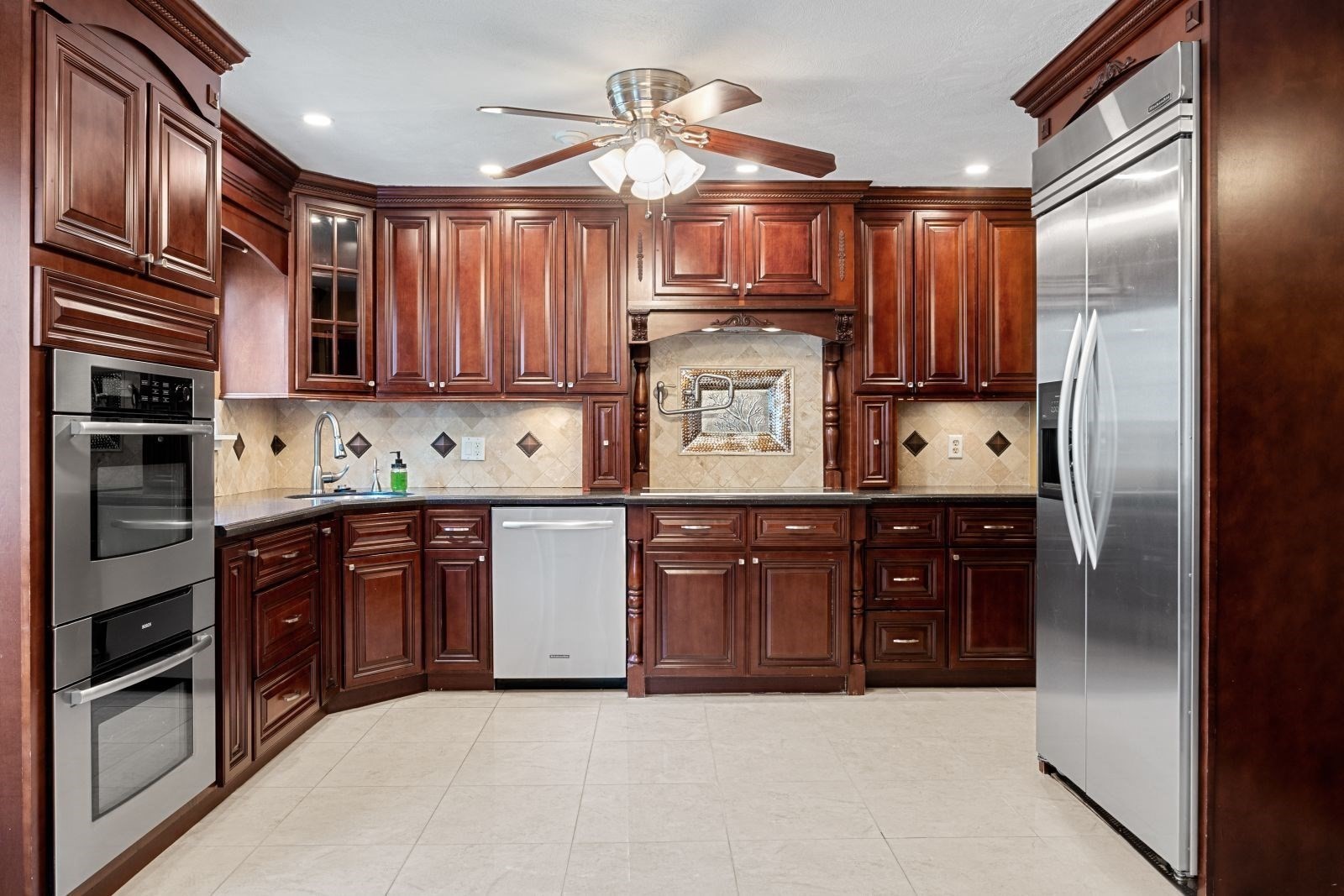 23 Pebble Pl Unit 23, Malden, MA 02148