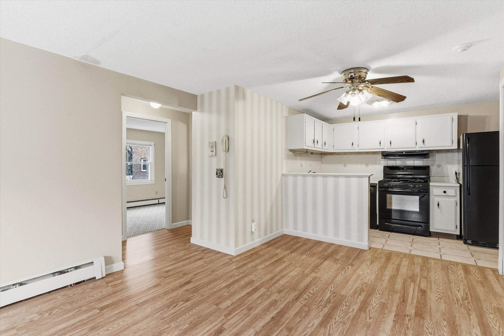 136 Tyngsboro Rd Unit 7, Chelmsford, MA 01863