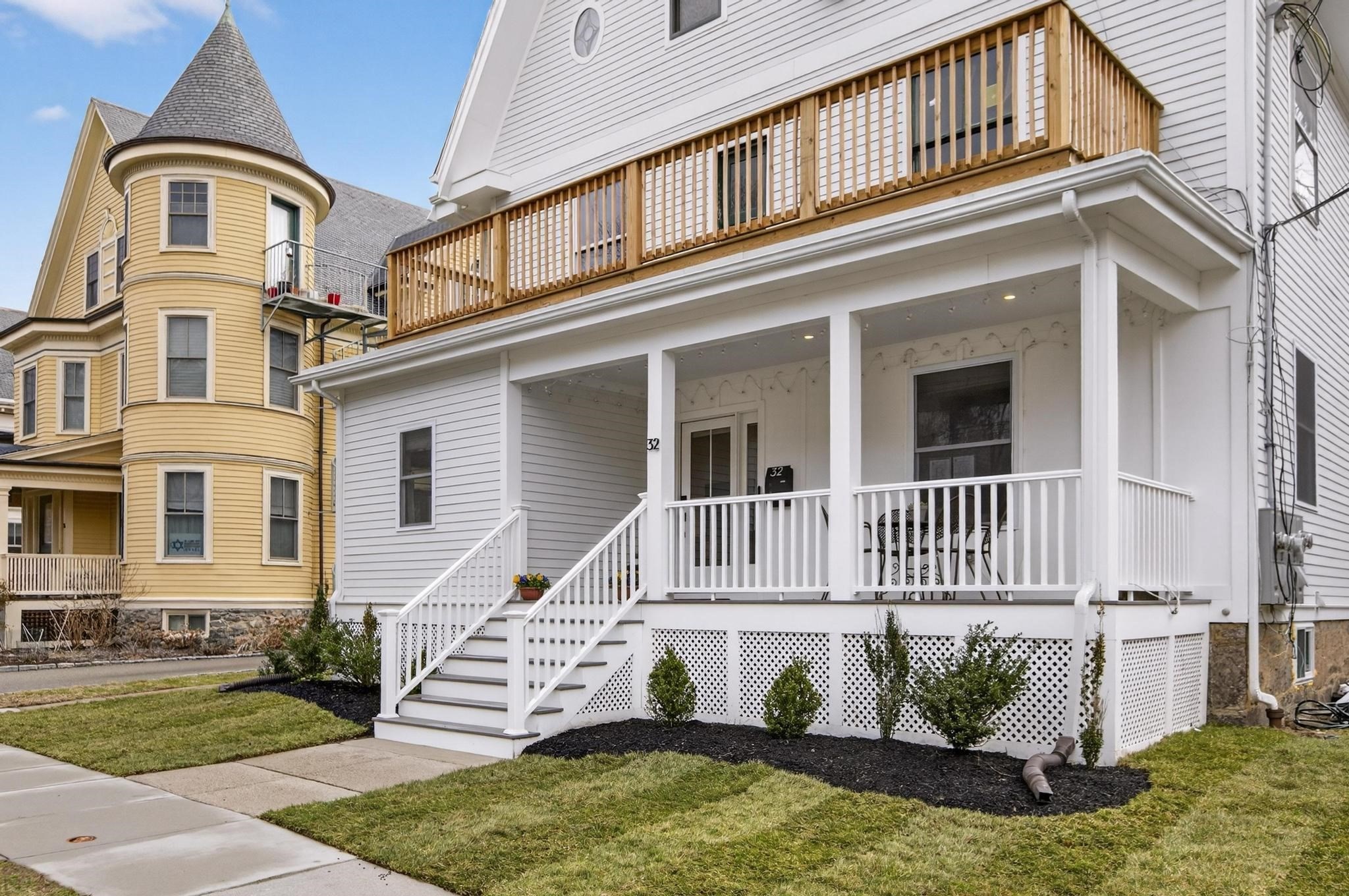 32 Columbia St Unit 1, Brookline, MA 02446