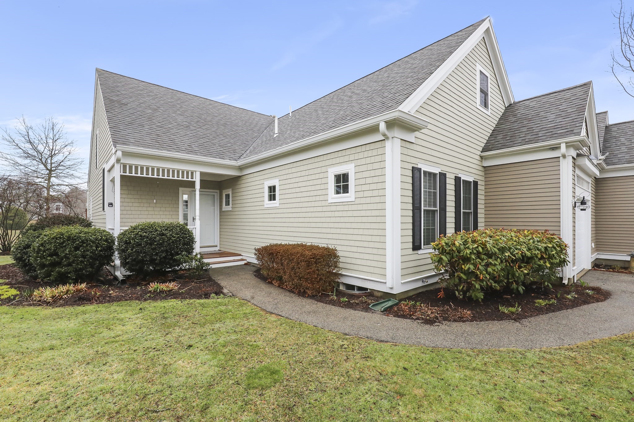 2 Amberwood Ct Unit 2, Bourne, MA 02532