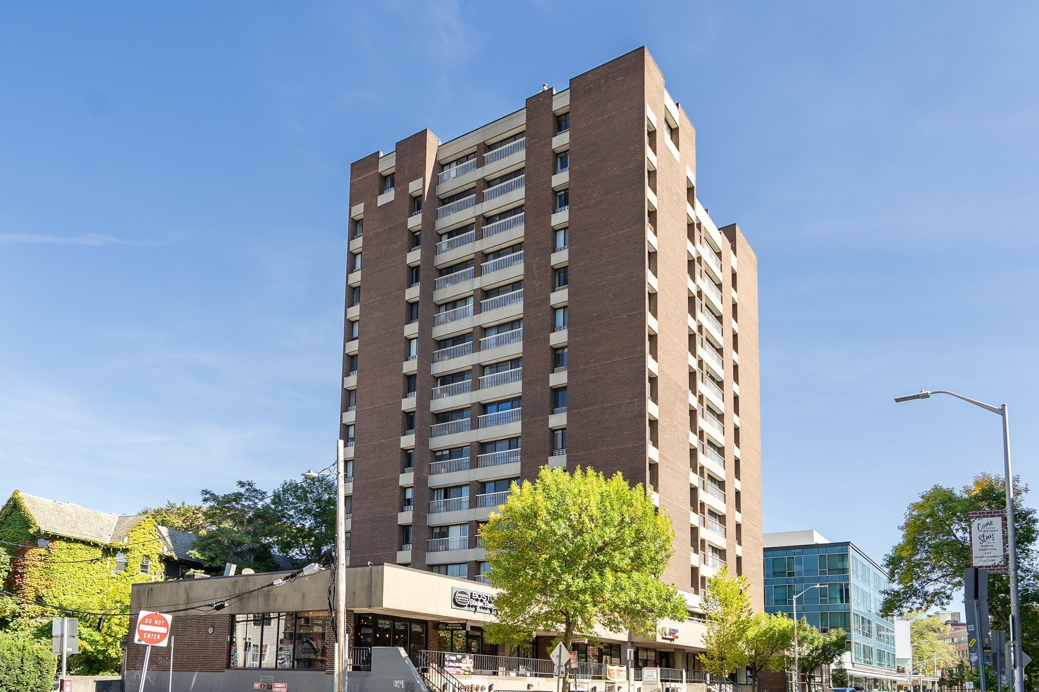 1105 Massachusetts Ave Unit 2A, Cambridge, MA 02138