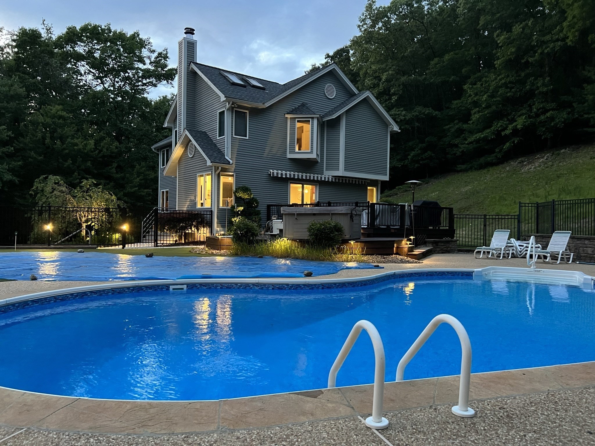 247 Granite St, Leominster, MA 01453