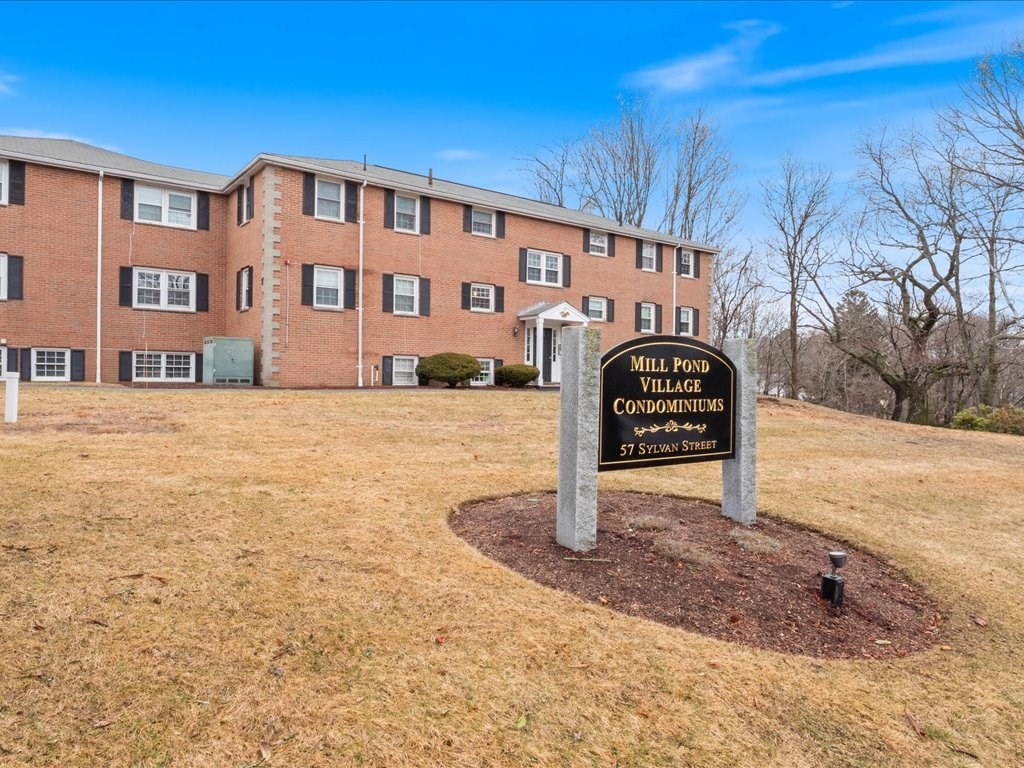 57 Sylvan St Unit 1A, Danvers, MA 01923