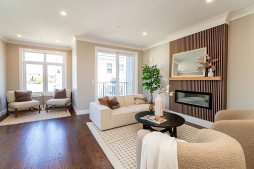 15 Tanglewood, Apt B