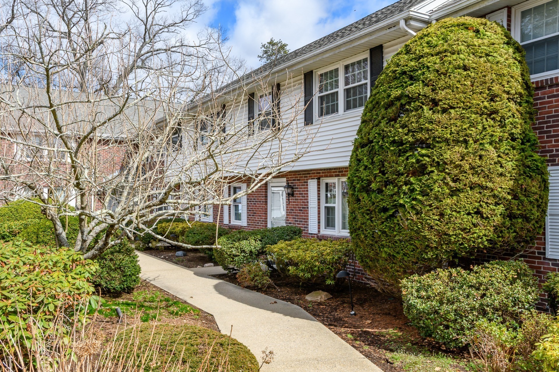 21 Westerly St Unit 10, Wellesley, MA 02482