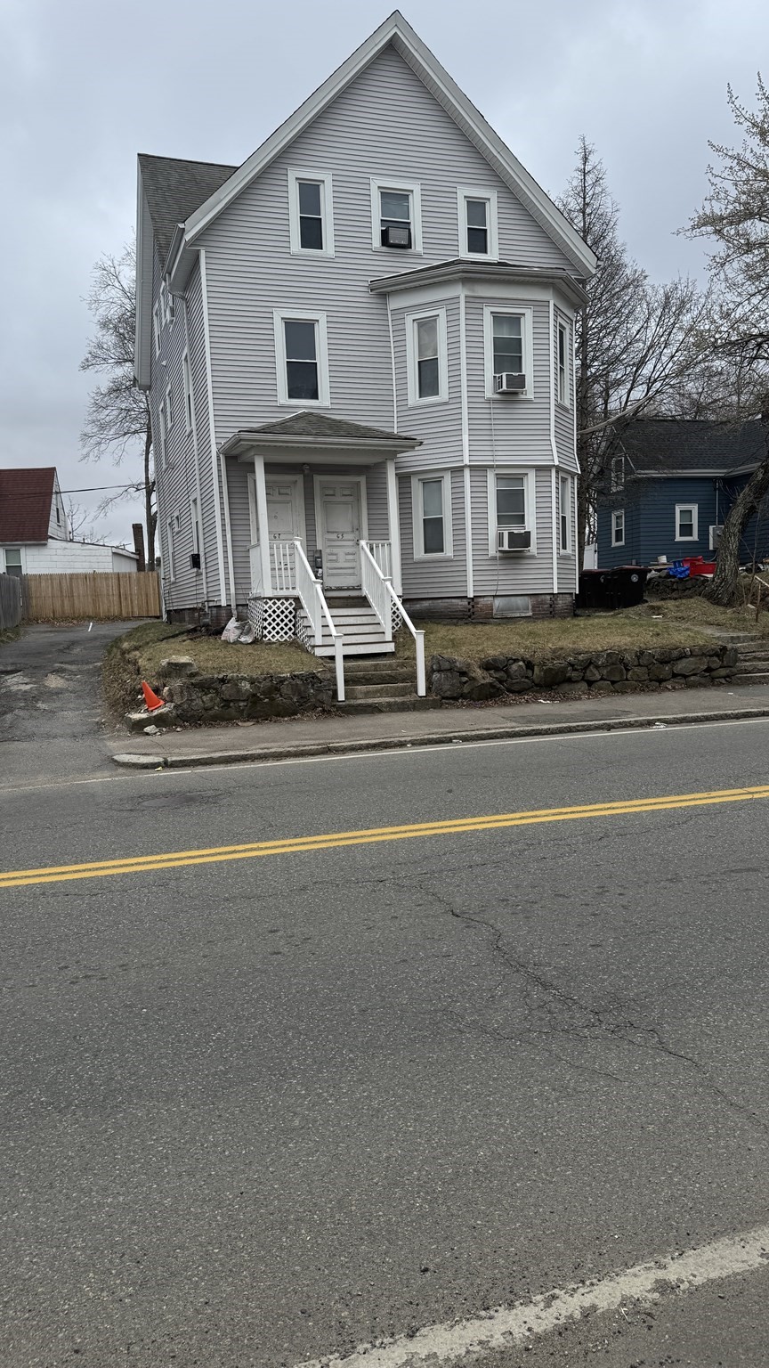 65 E Ashland St, Brockton, MA 02302