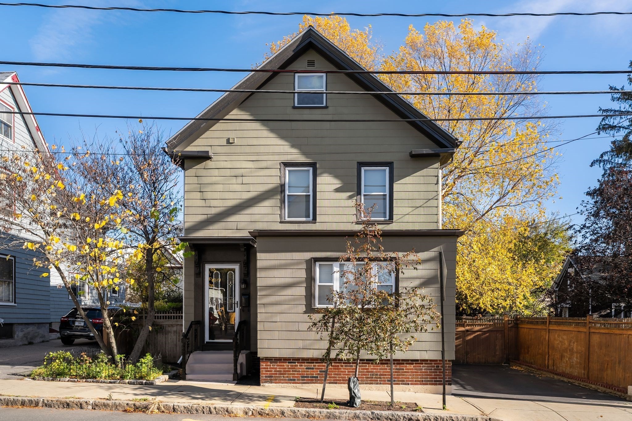 289 Lowell St, Somerville, MA 02145