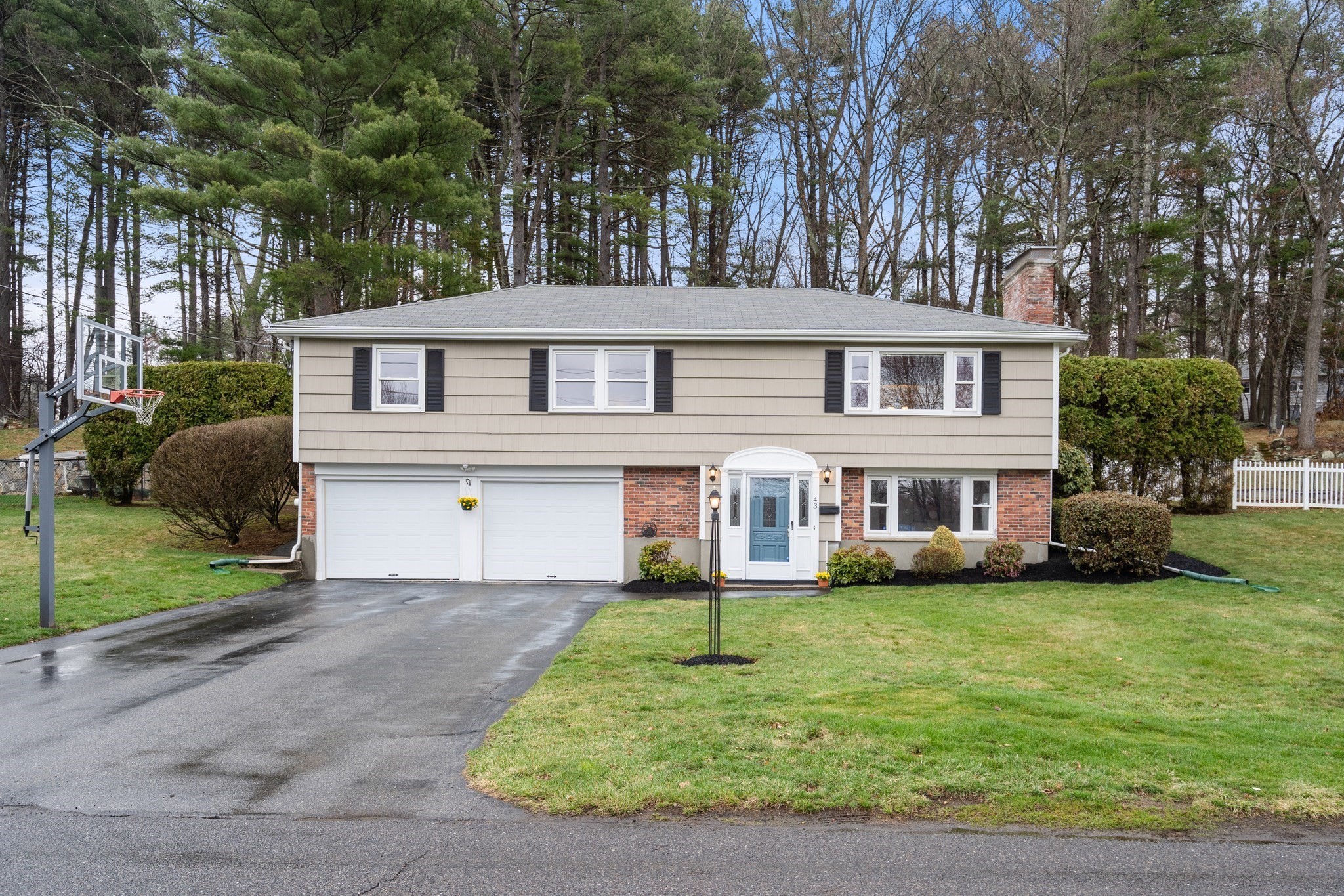 43 Lanewood Ave, Framingham, MA 01701