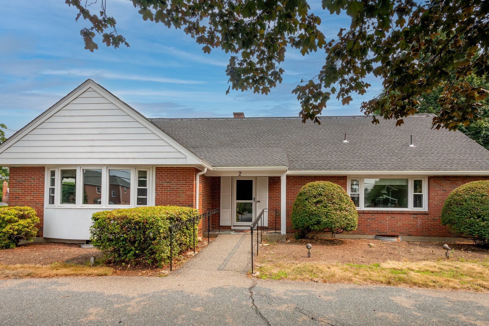 2 Winn St, Burlington, MA 01803