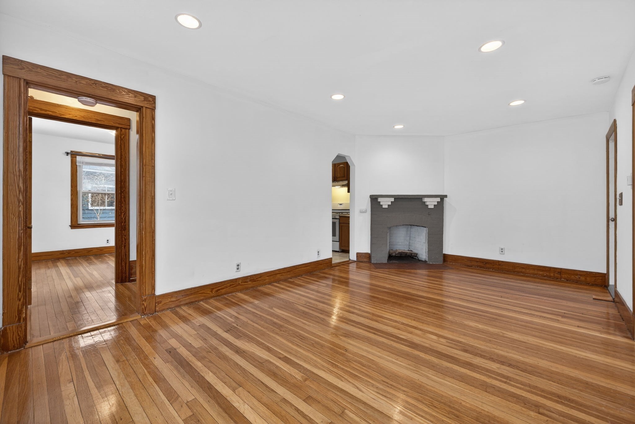 27 S Crescent Circuit, Brighton, Boston, MA 02135 - Image 2