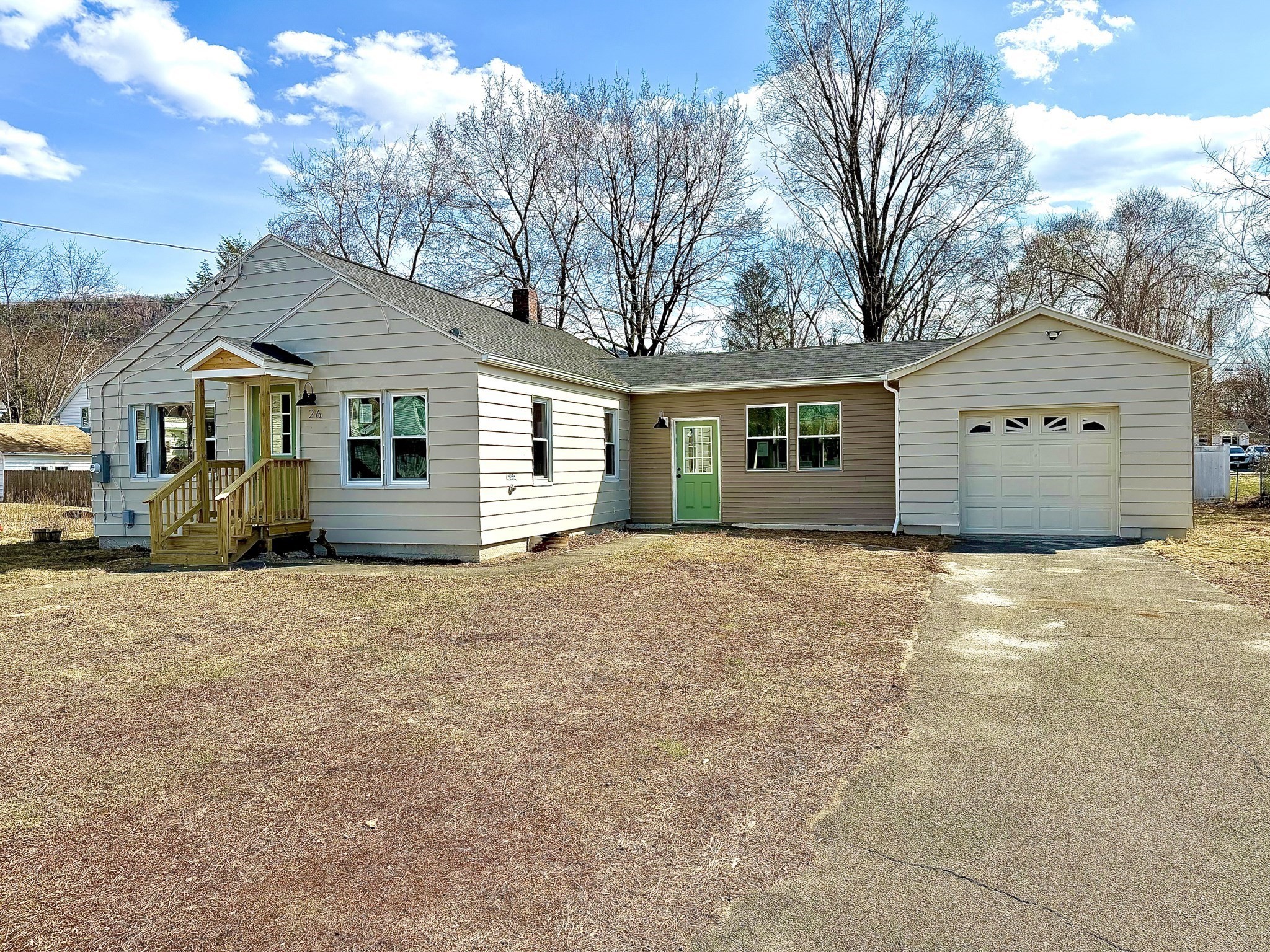 26 Mt. Tom Ave, Easthampton, MA 01027