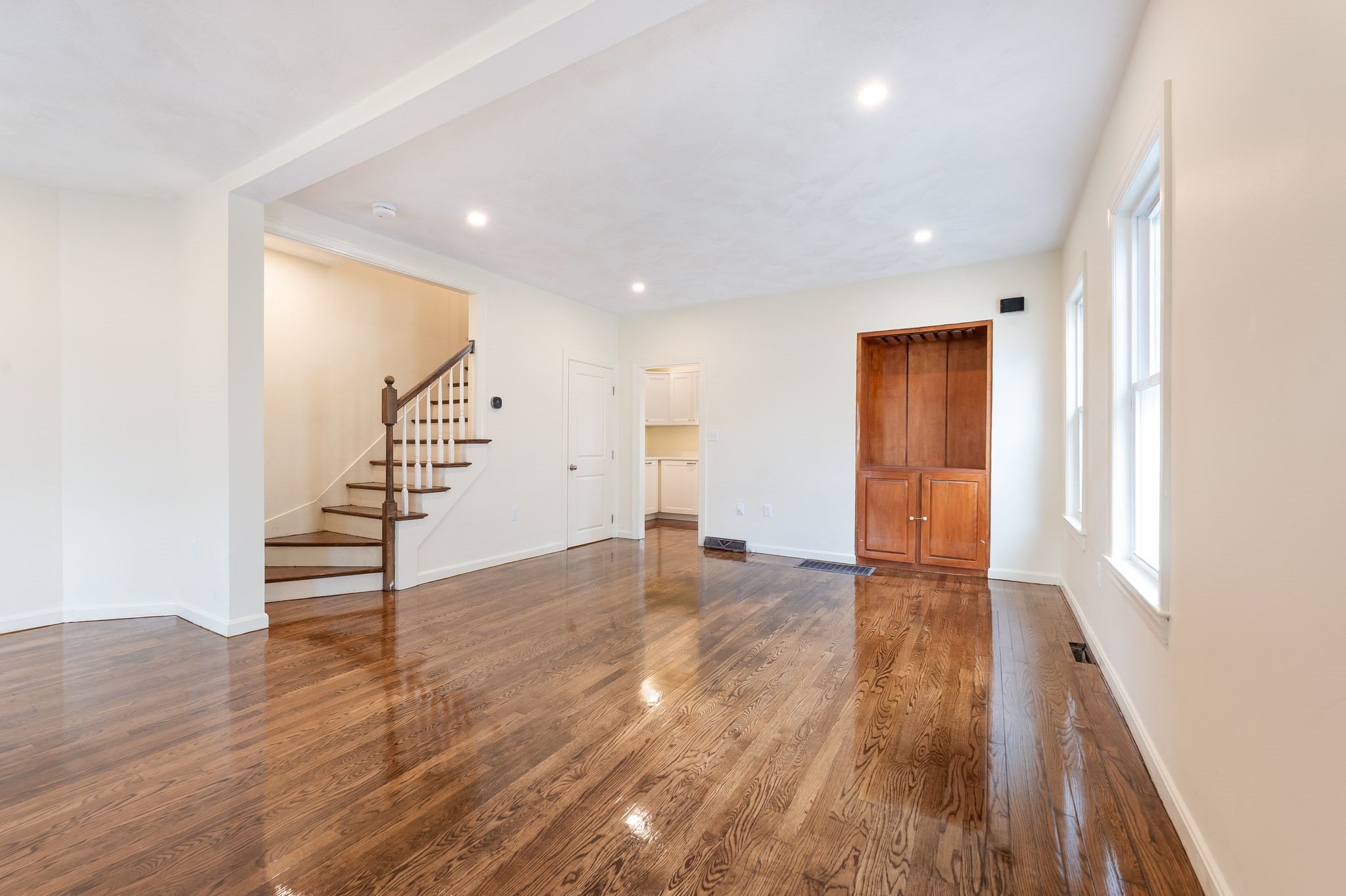 2 Brechin Ter, Andover, MA 01810