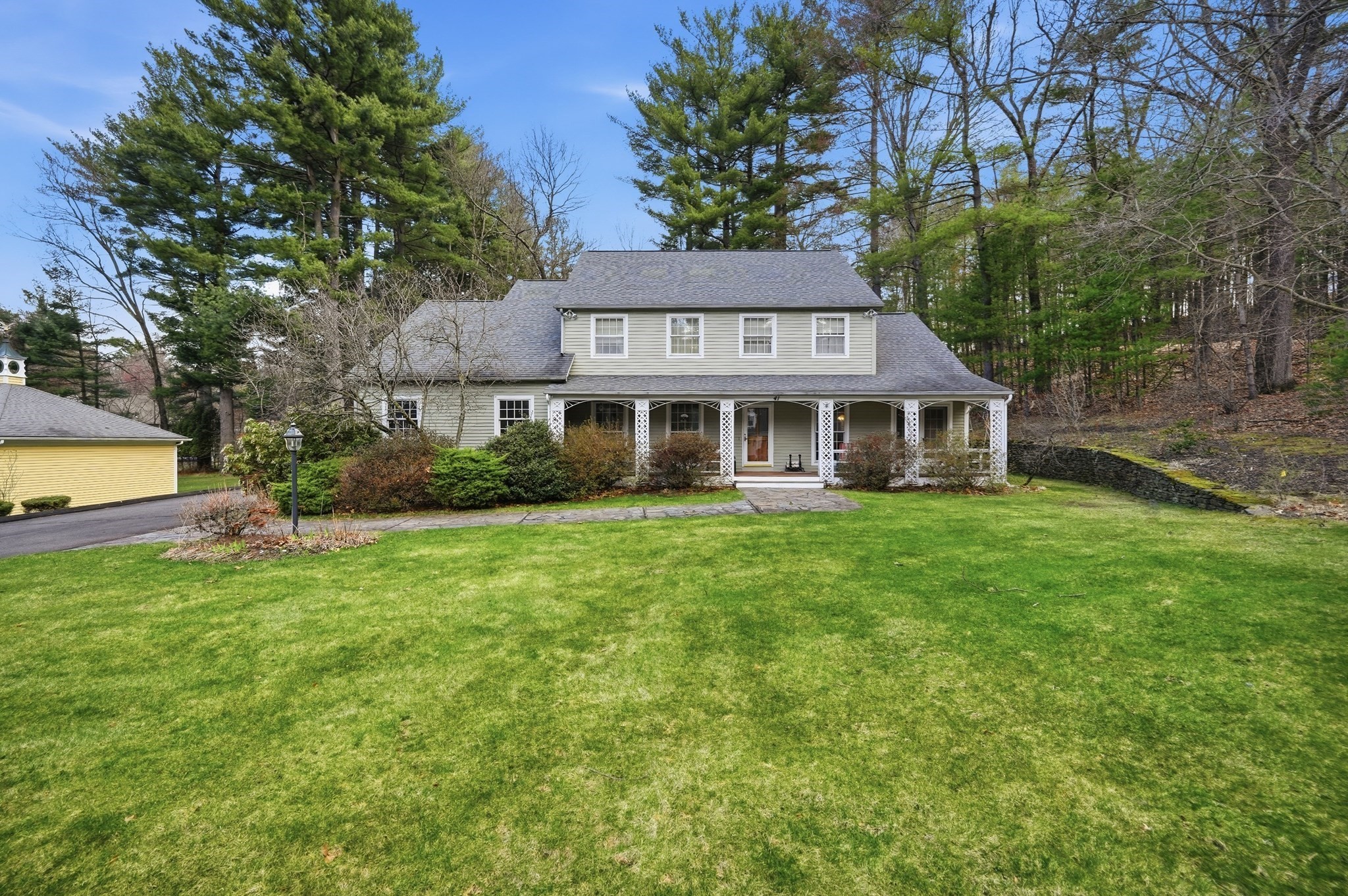 41 Ashton Ln, South Hadley, MA 01075