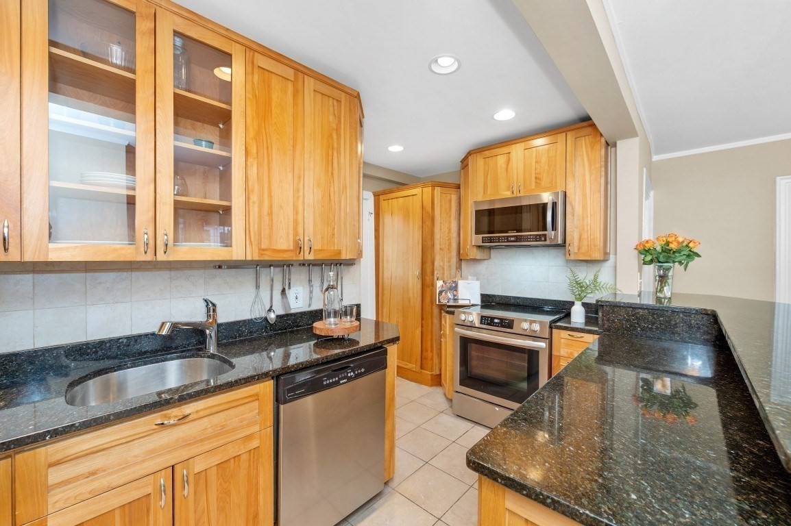 29 Sacramento St Unit 2, Cambridge, MA 02138 - Image 8
