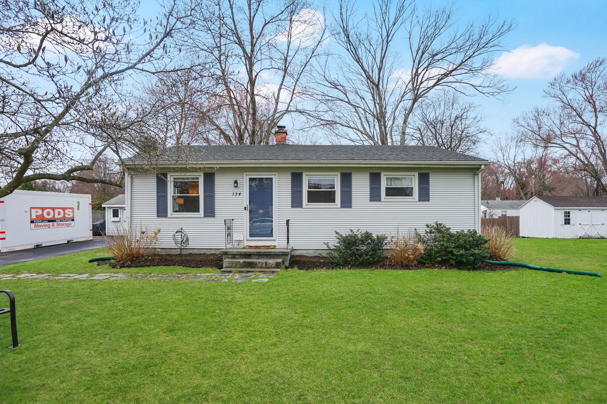 134 Newhouse St, Springfield, MA 01118