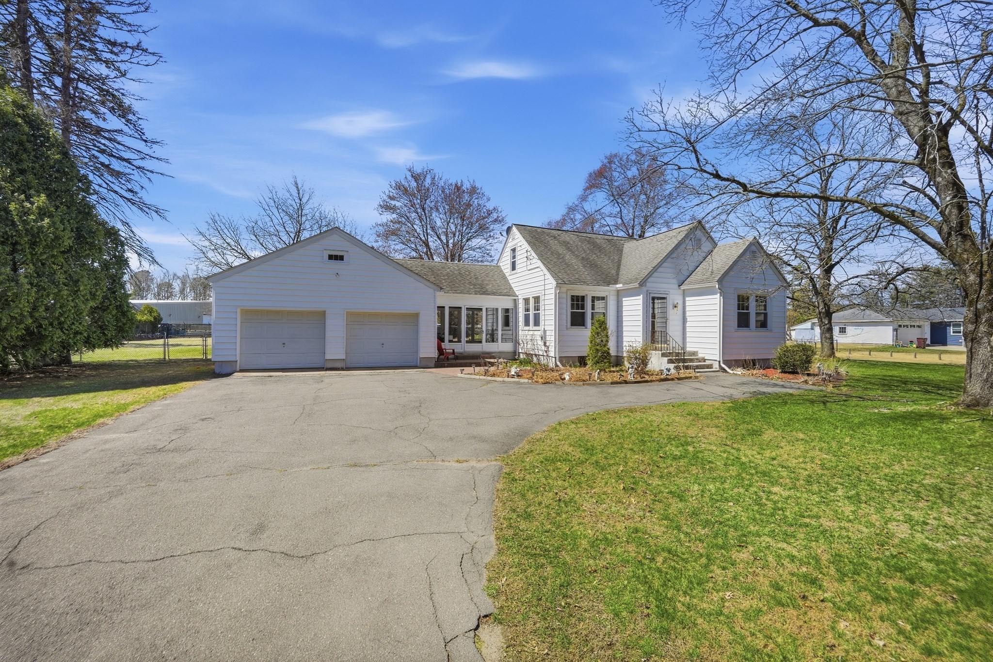 182 Lockhouse Rd, Westfield, MA 01085