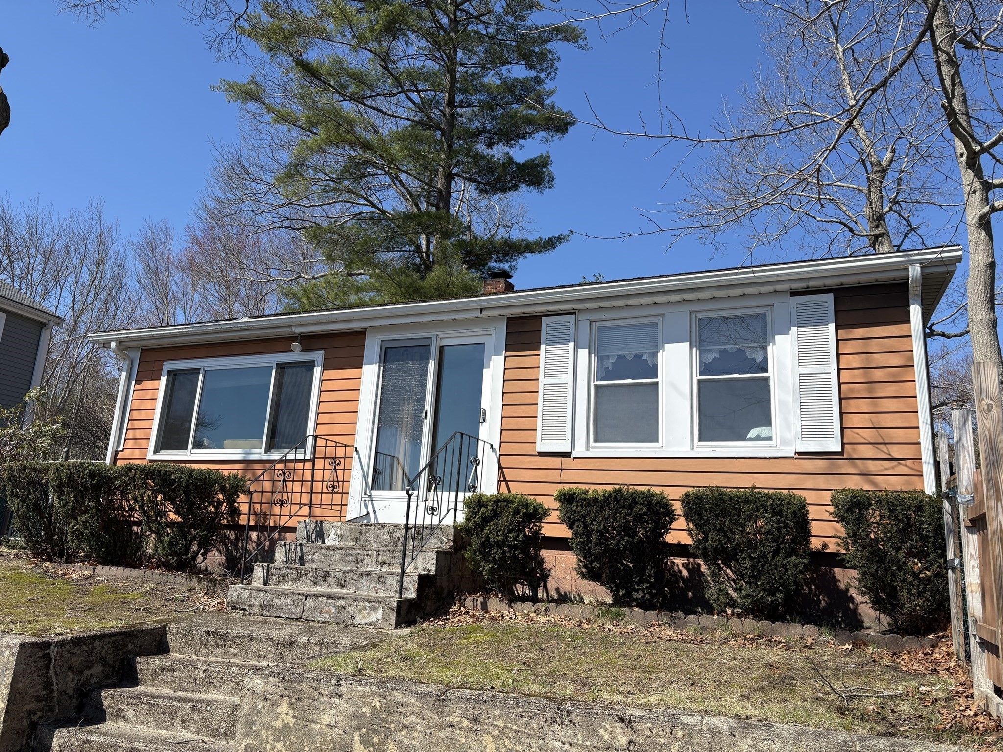 42 Taylor Point Rd, Pembroke, MA 02359