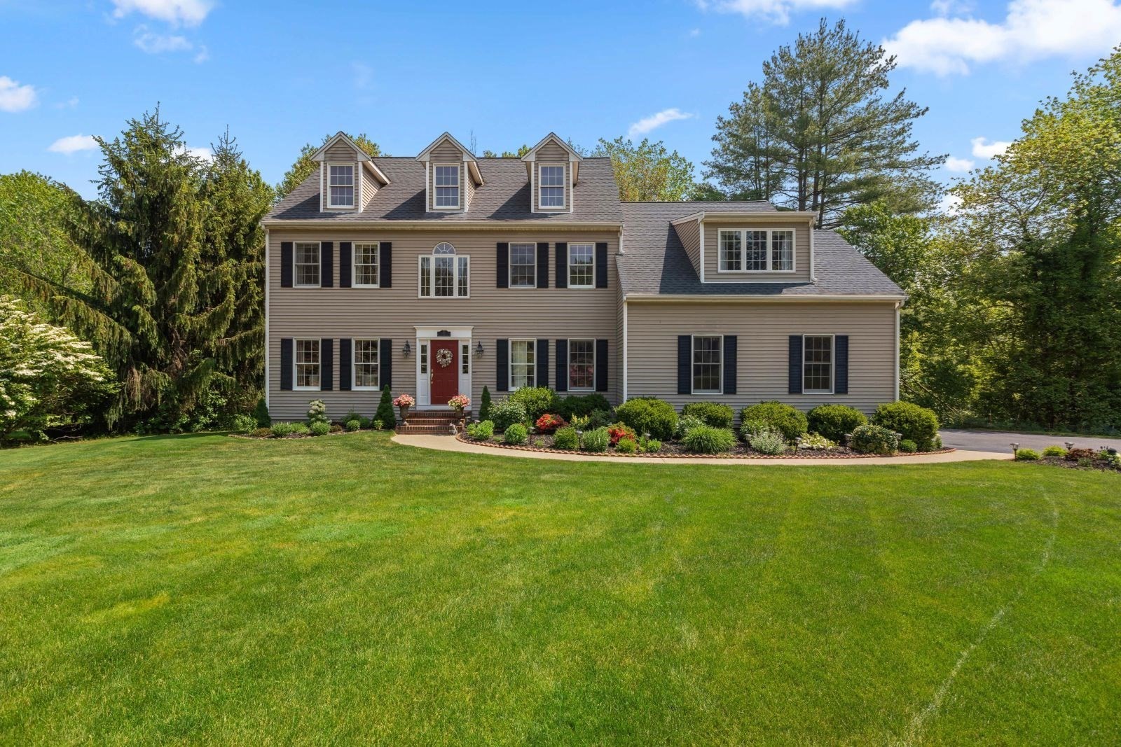 35 Fairbanks Drive, Wrentham, MA 02093