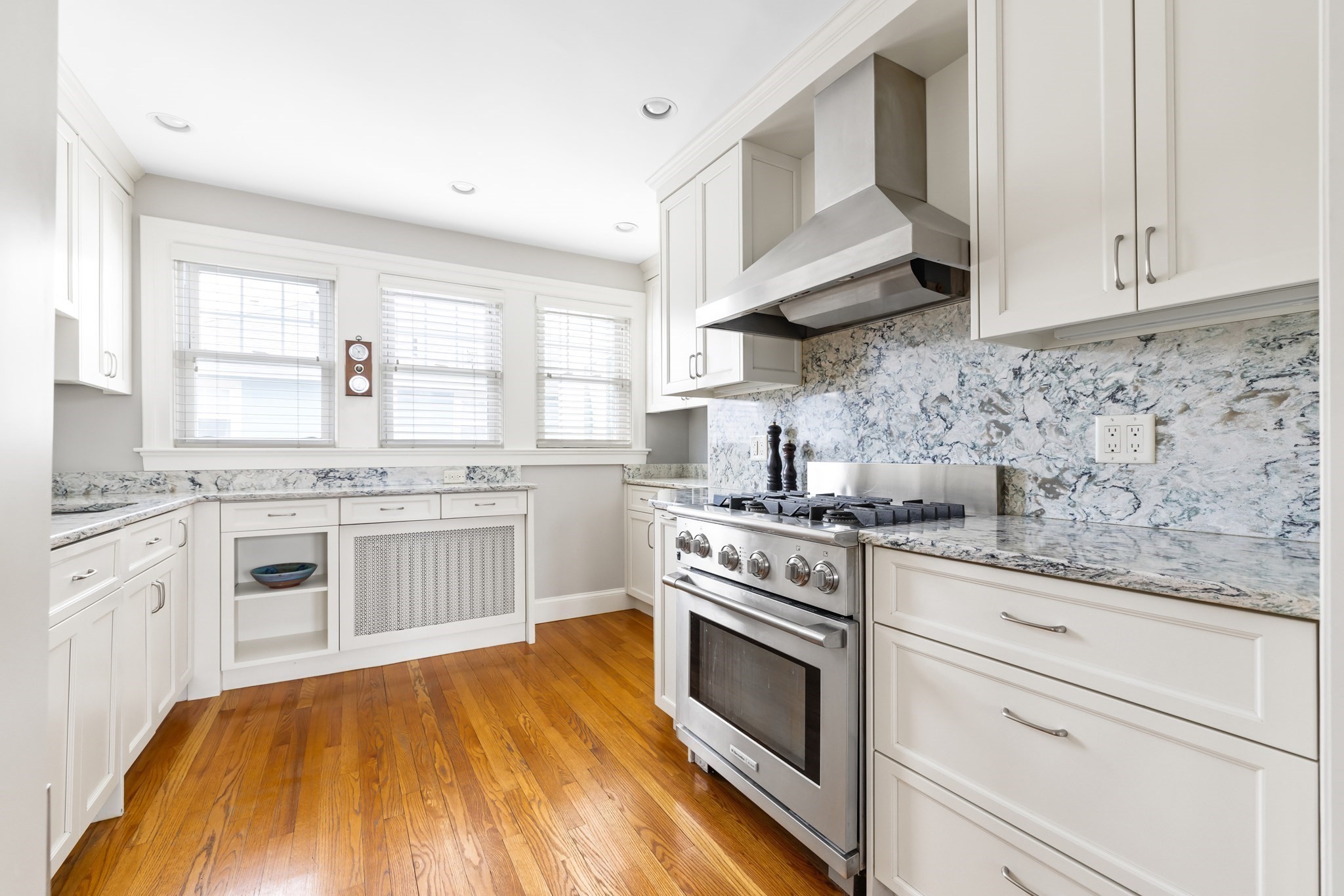 390 Weld St Unit 2, West Roxbury, Boston, MA 02132