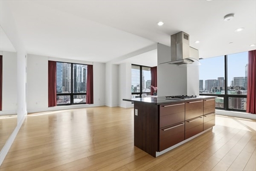 45 Province St, Apt 1502
