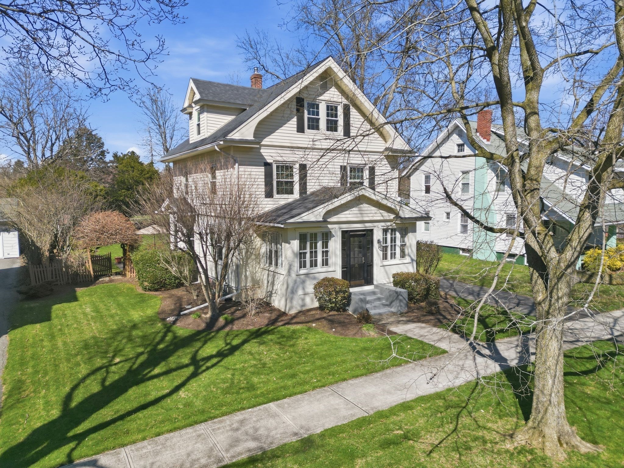 70 Hopkins Place, Longmeadow, MA 01106