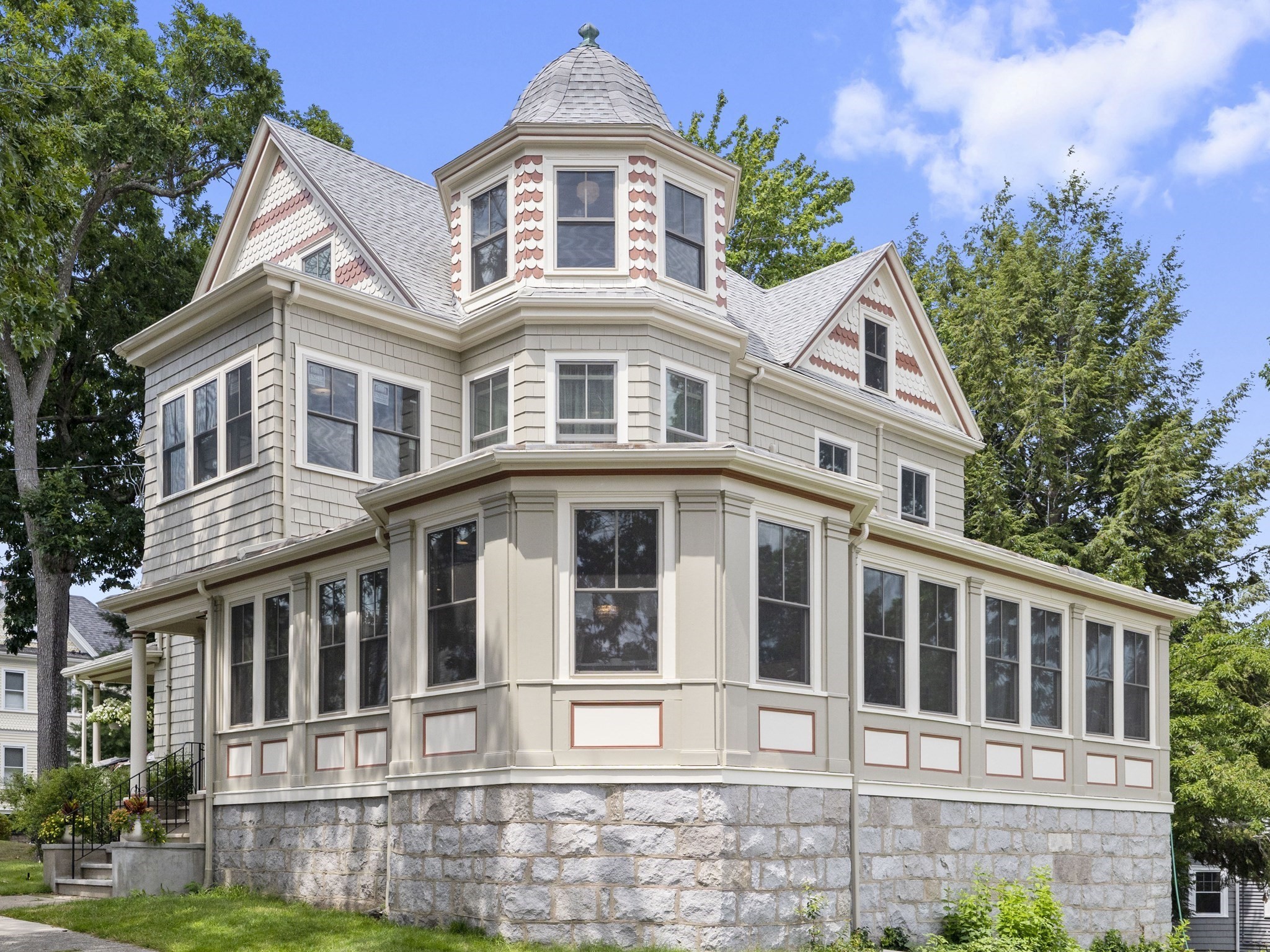 35 Frances St, Melrose, MA 02176