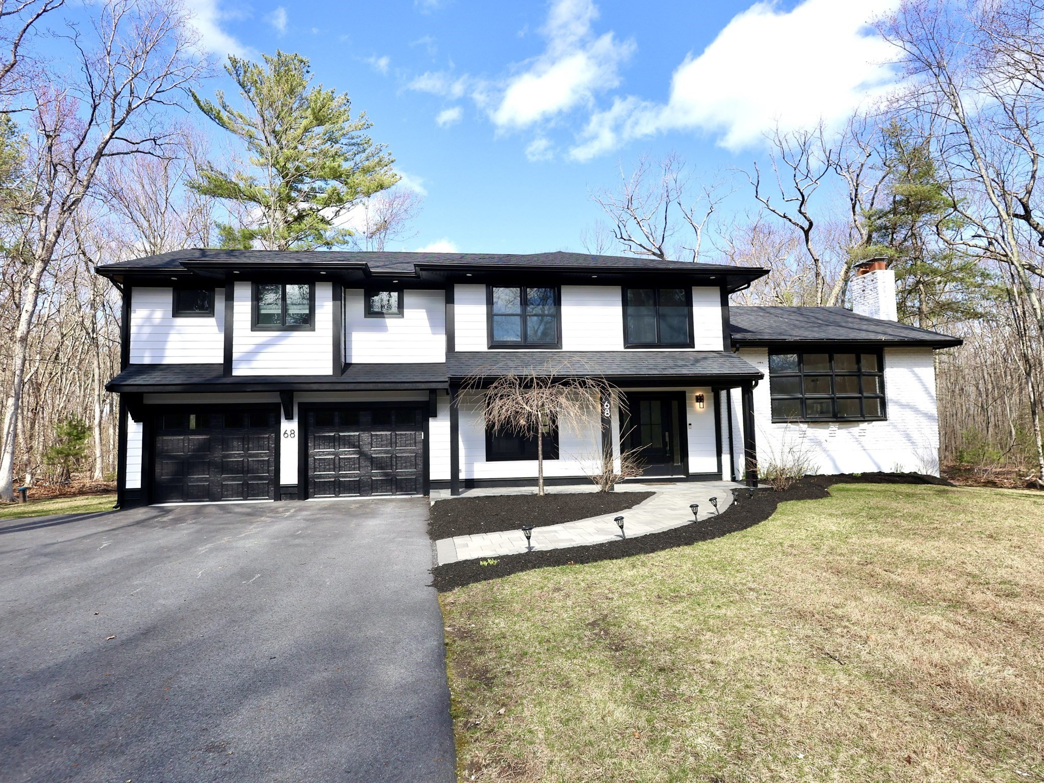 68 Pearl St, Upton, MA 01568