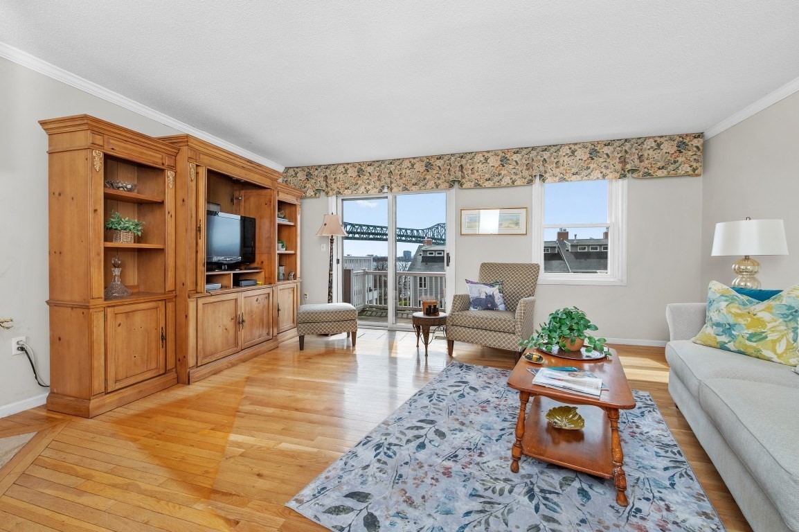 18 Breakwater Drive Unit 18, Chelsea, MA 02150