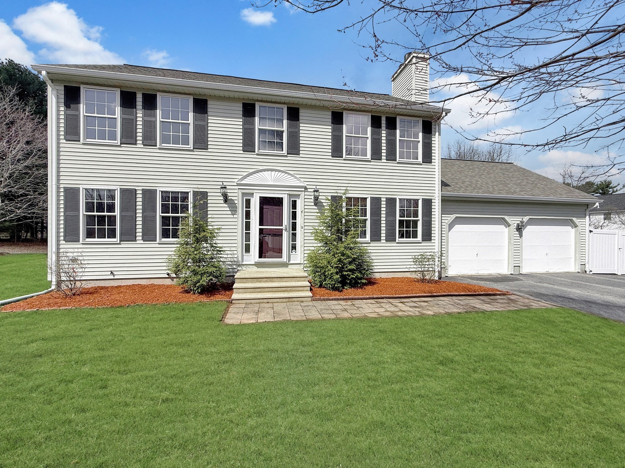 4 Old Cart Rd, Shrewsbury, MA 01545