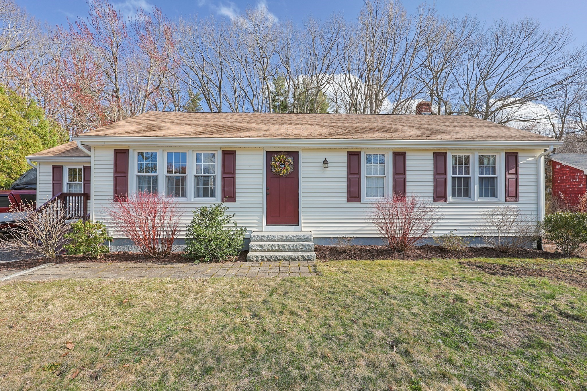 9 Forestdale Rd, Paxton, MA 01612