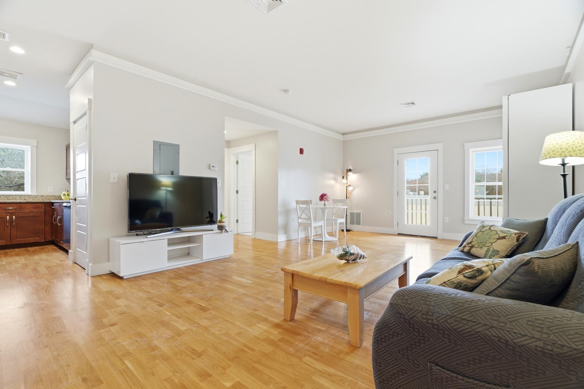 54 Loomis St Unit 2205, Bedford, MA 01730