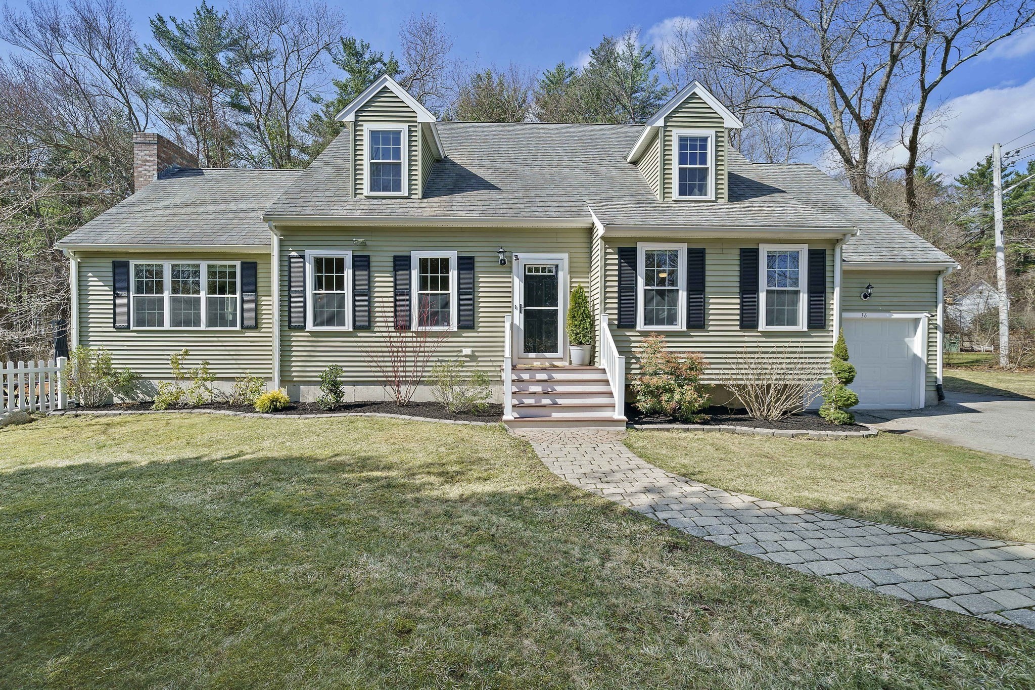 16 Farm St, Weymouth, MA 02190