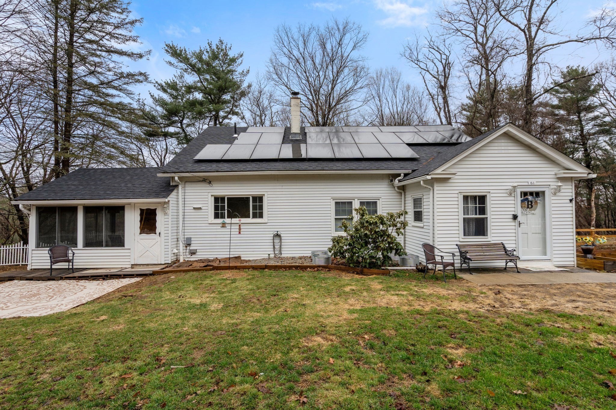 61 E Brimfield Rd, Holland, MA 01521