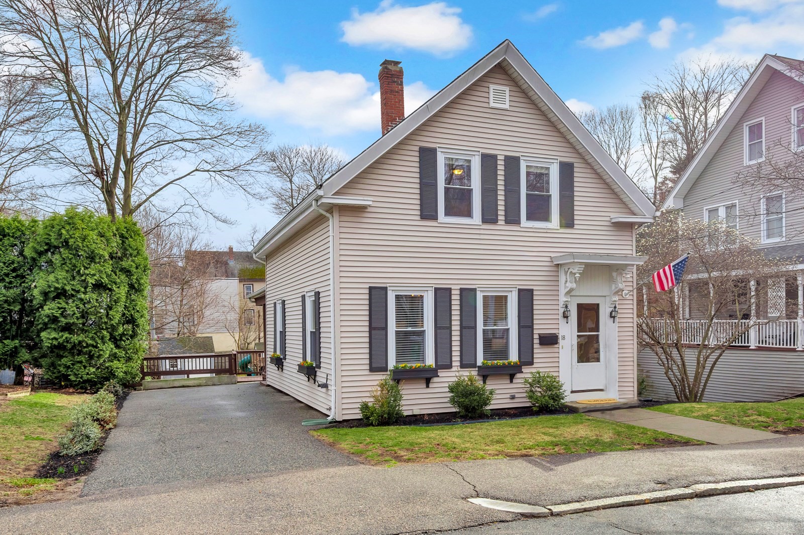 18 Hersam St, Stoneham, MA 02180