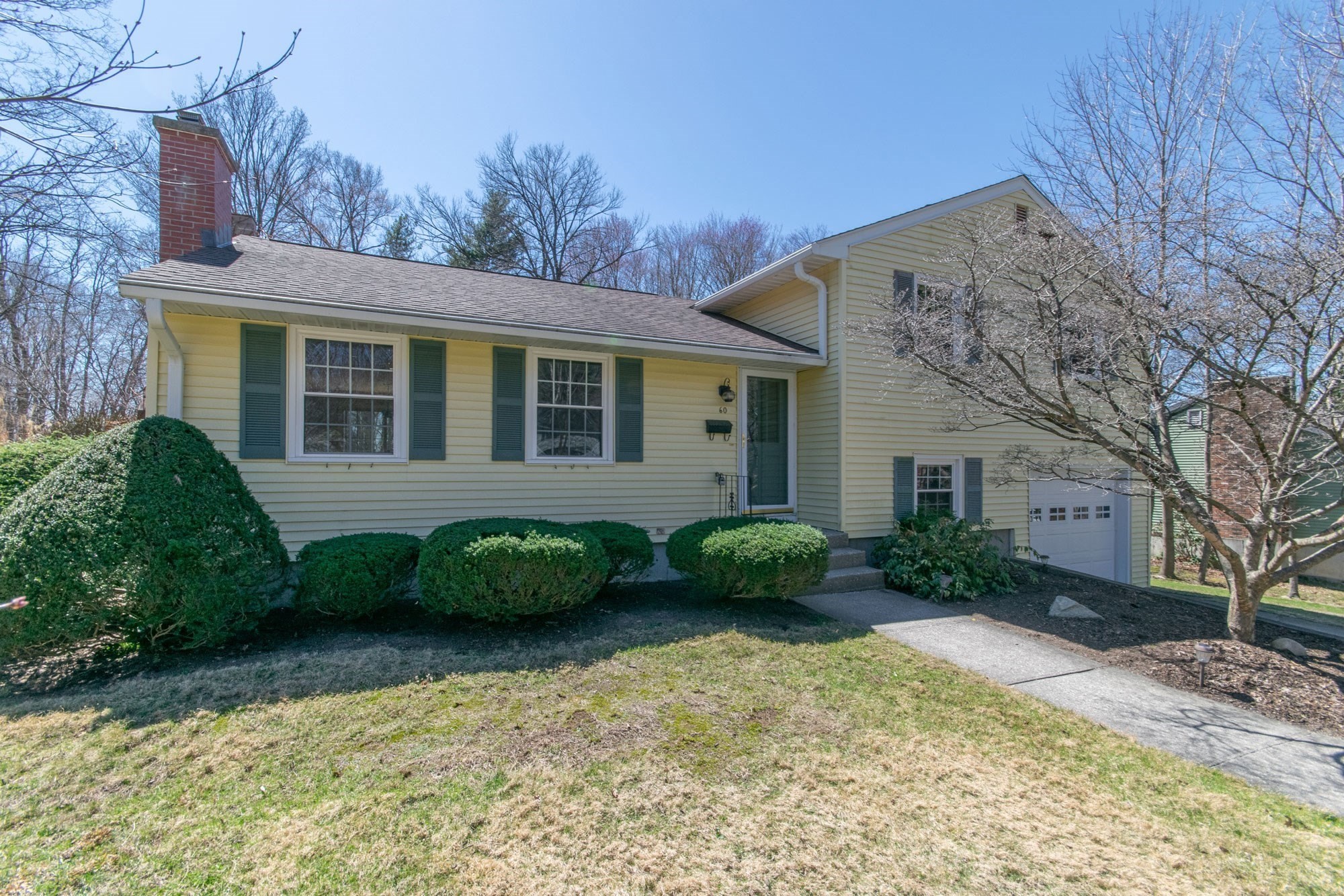 60 Sheffield Ln, Northampton, MA 01062