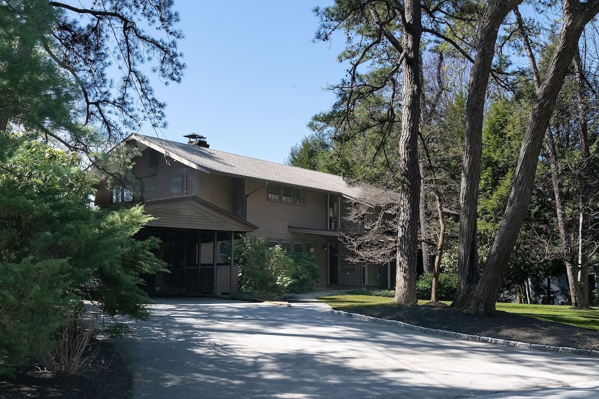 24 Barberry Rd, Lexington, MA 02421