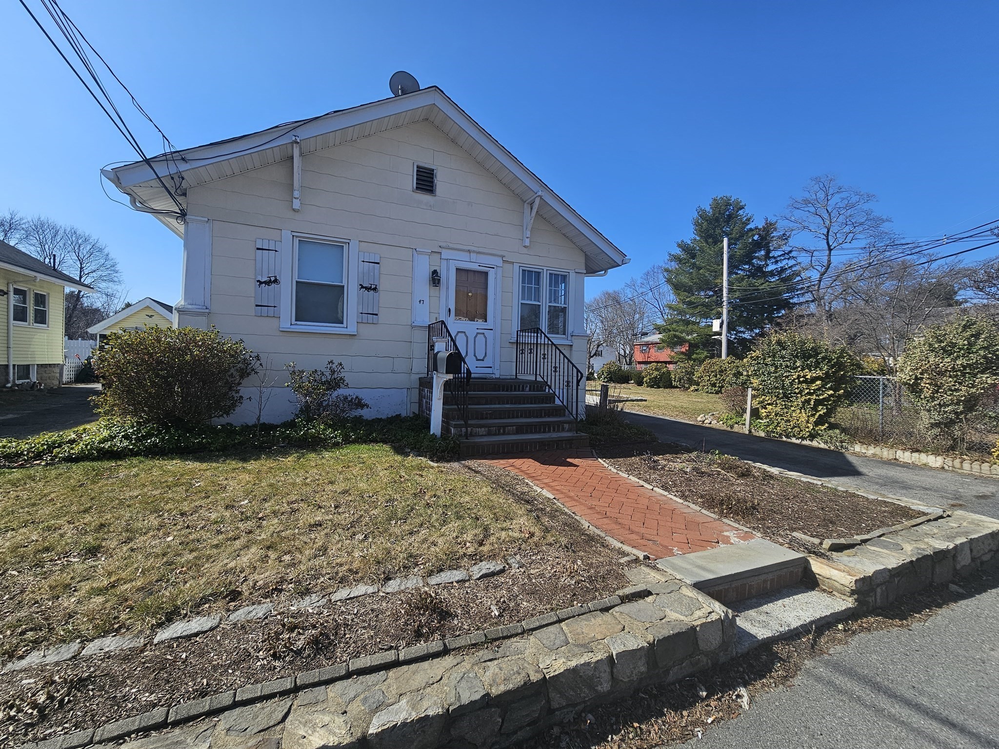 47 Kendall St, Framingham, MA 01702