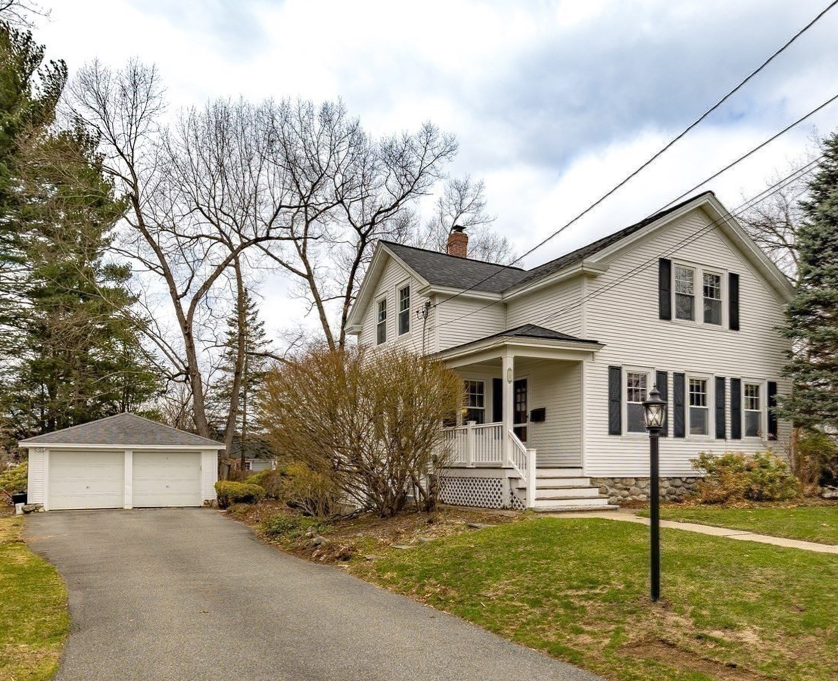 12 Woodlawn Ave, Chelmsford, MA 01824