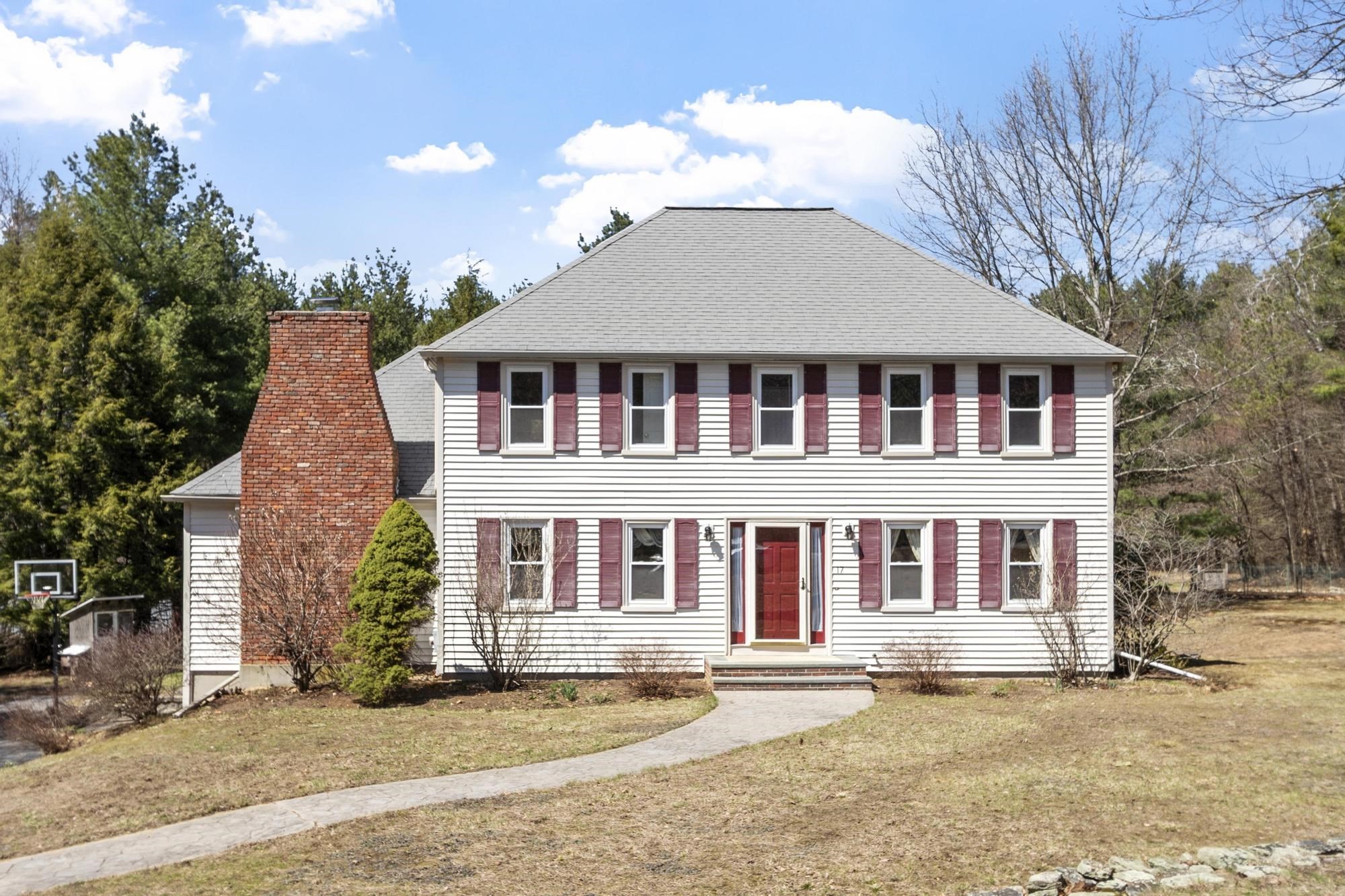 17 Mount Auburn Road, Chelmsford, MA 01824