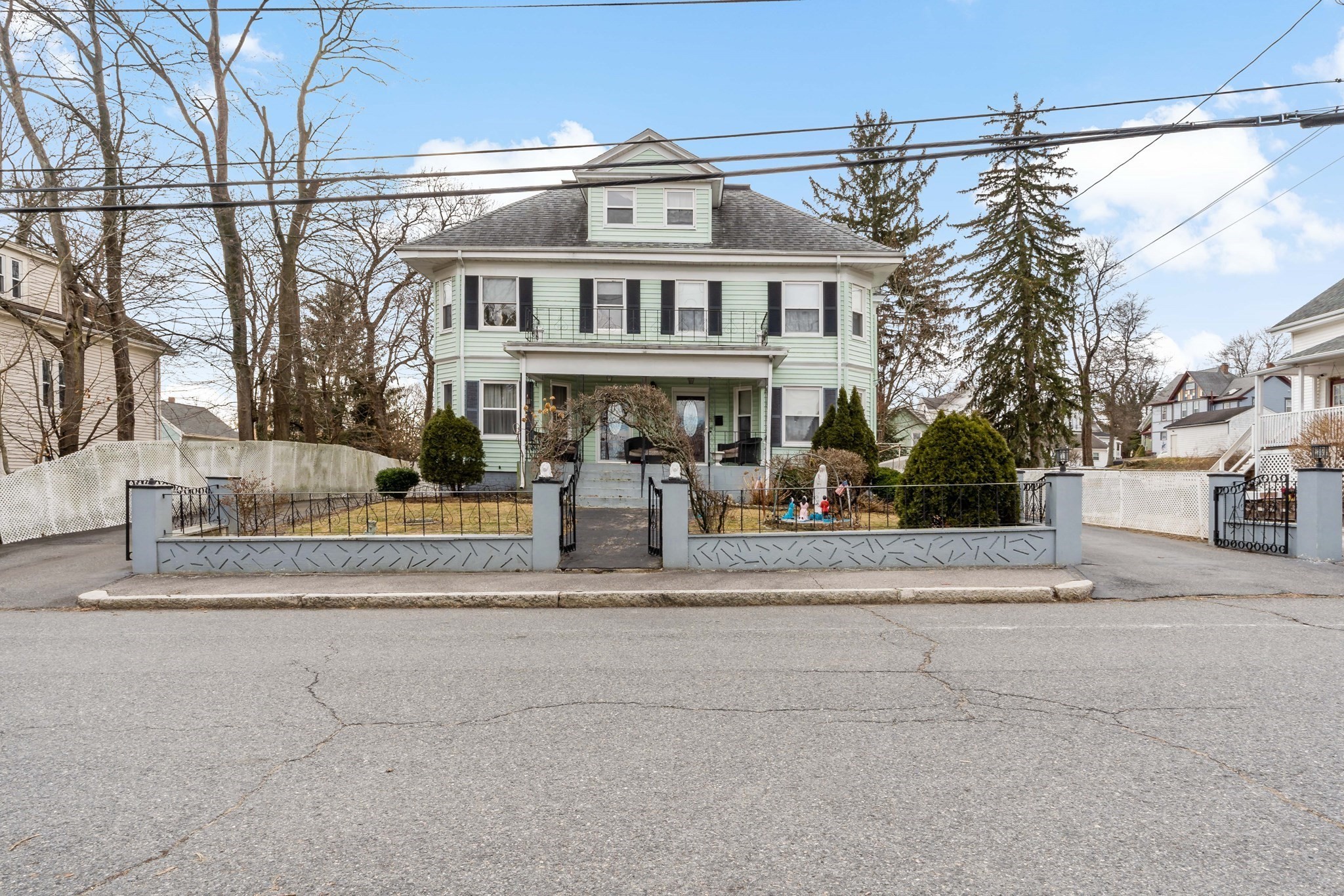 86 Division St, North Attleboro, MA 02760