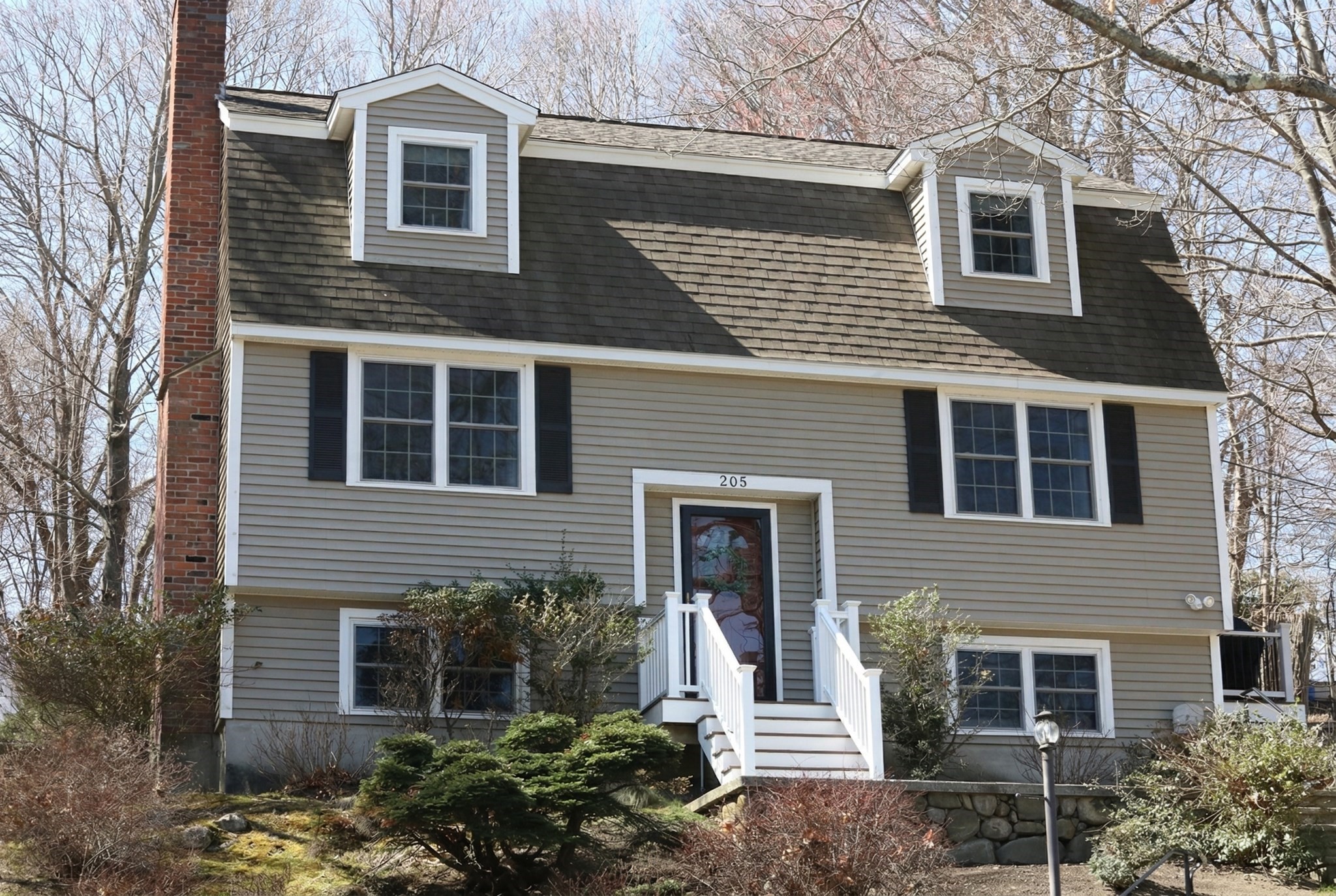 205 Golden Hill Avenue, Haverhill, MA 01830