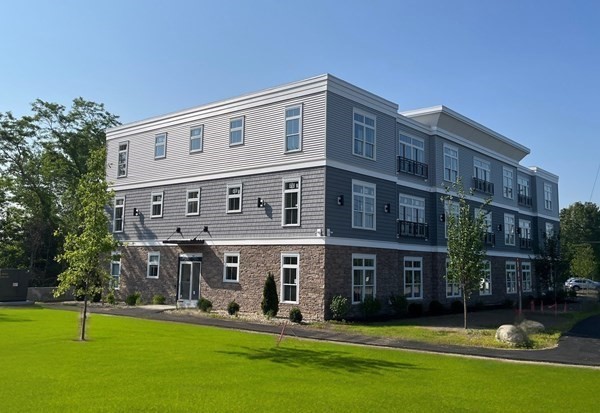 7 Cross St Unit 201, Wilmington, MA 01887