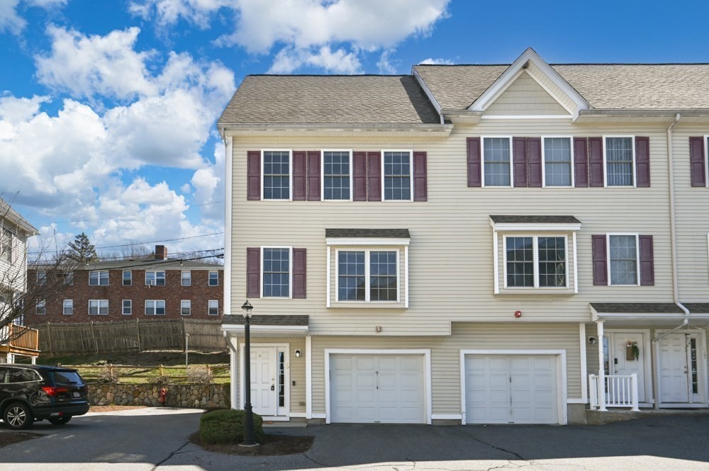 15 Alton St Unit 9, Lowell, MA 01852