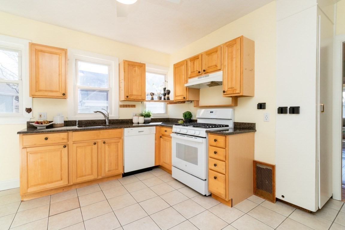 23 Wenham St Unit 2, Jamaica Plain, Boston, MA 02130 - Image 10