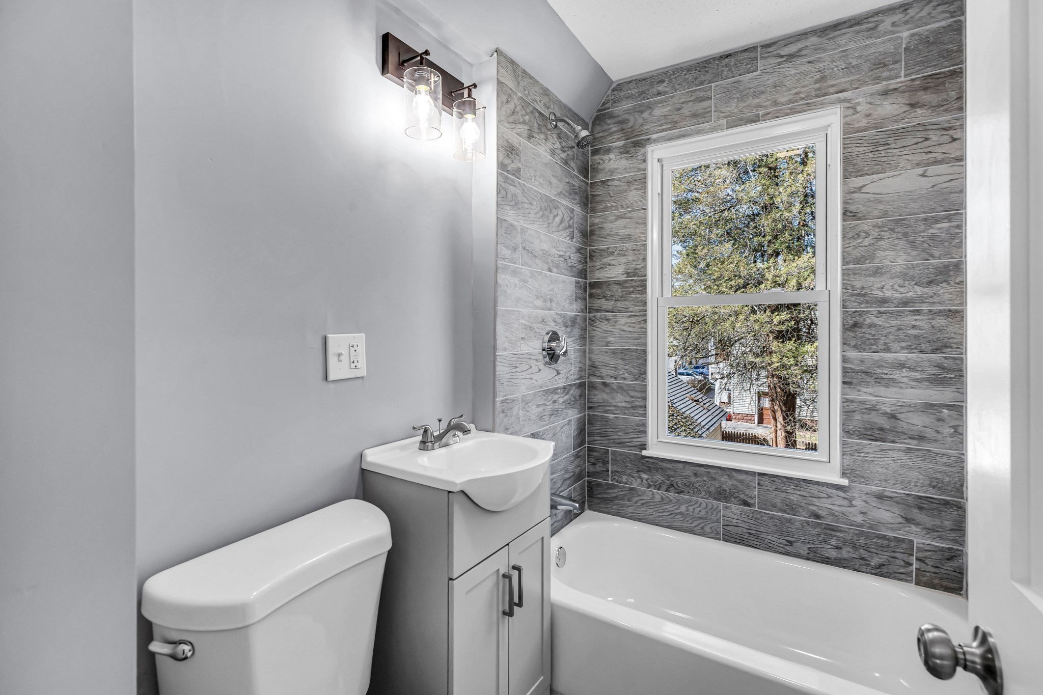 242 Commonwealth Avenue, Springfield, MA 01108 - Image 25
