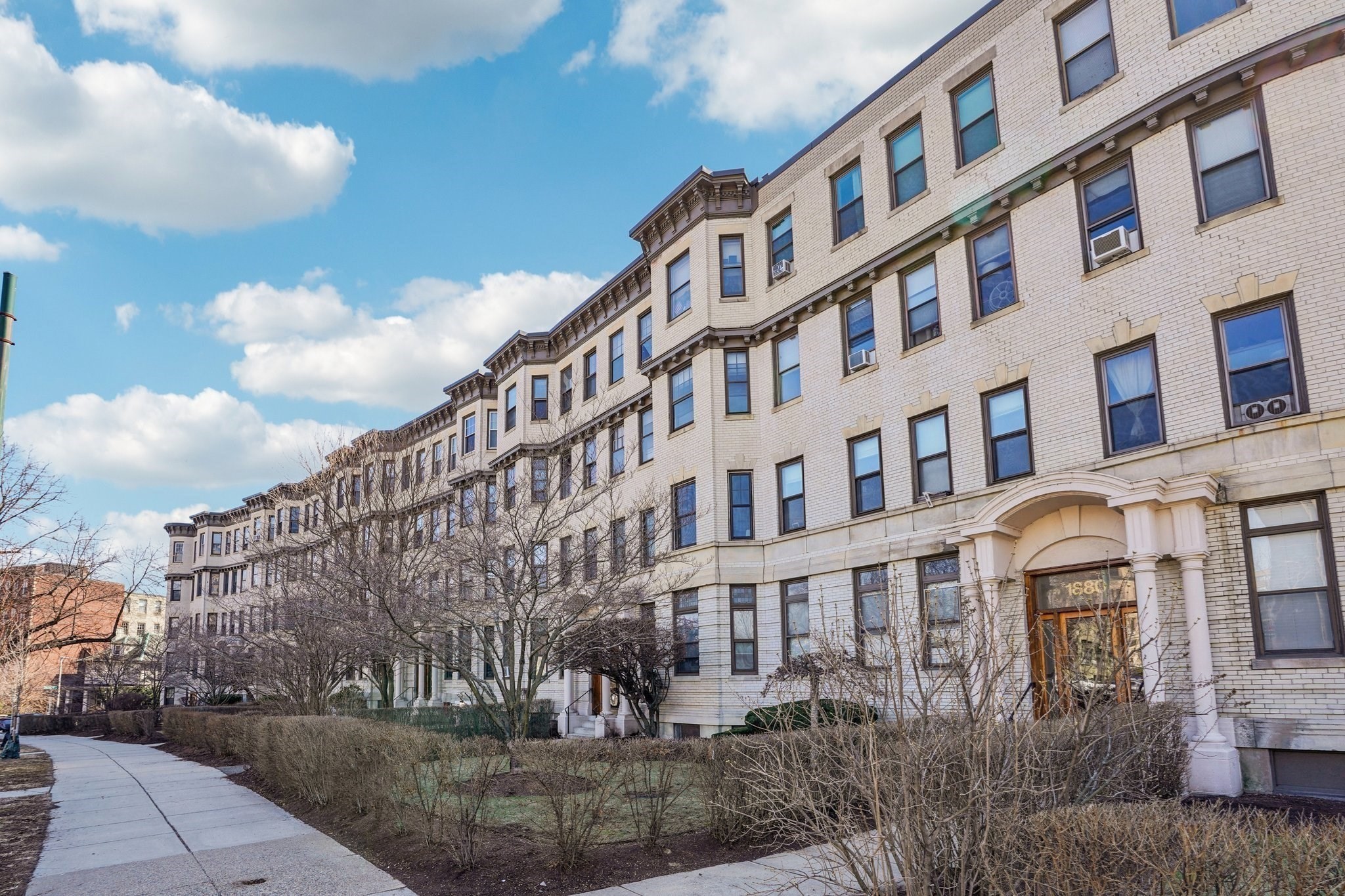 1870 Commonwealth Ave Unit 1, Boston College, Boston, MA 02135